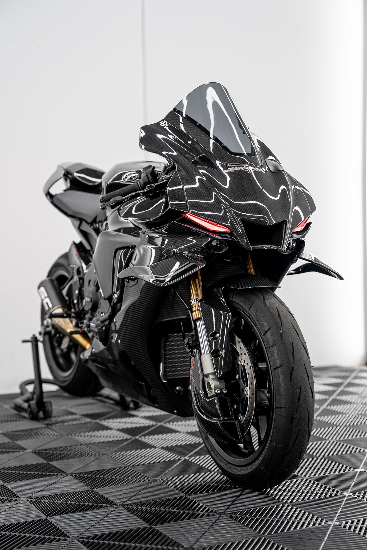 A 2025 Yamaha R1 in Black
